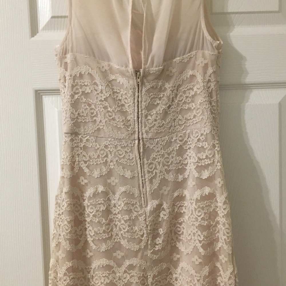 Cream lace formal dress, mid length, size 4